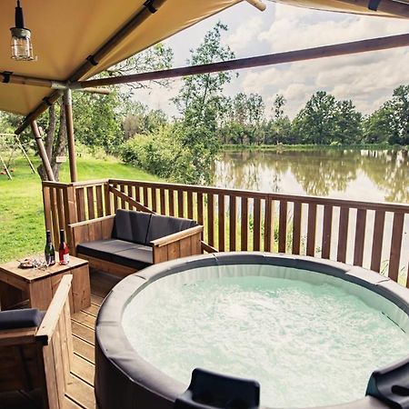 Tente Lodge Jacuzzi Privatif En Pleine Nature Thiel-sur-Acolin Exterior photo