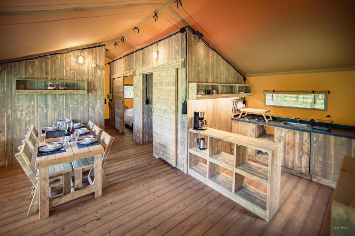 Tente Lodge Jacuzzi Privatif En Pleine Nature Thiel-sur-Acolin Exterior photo