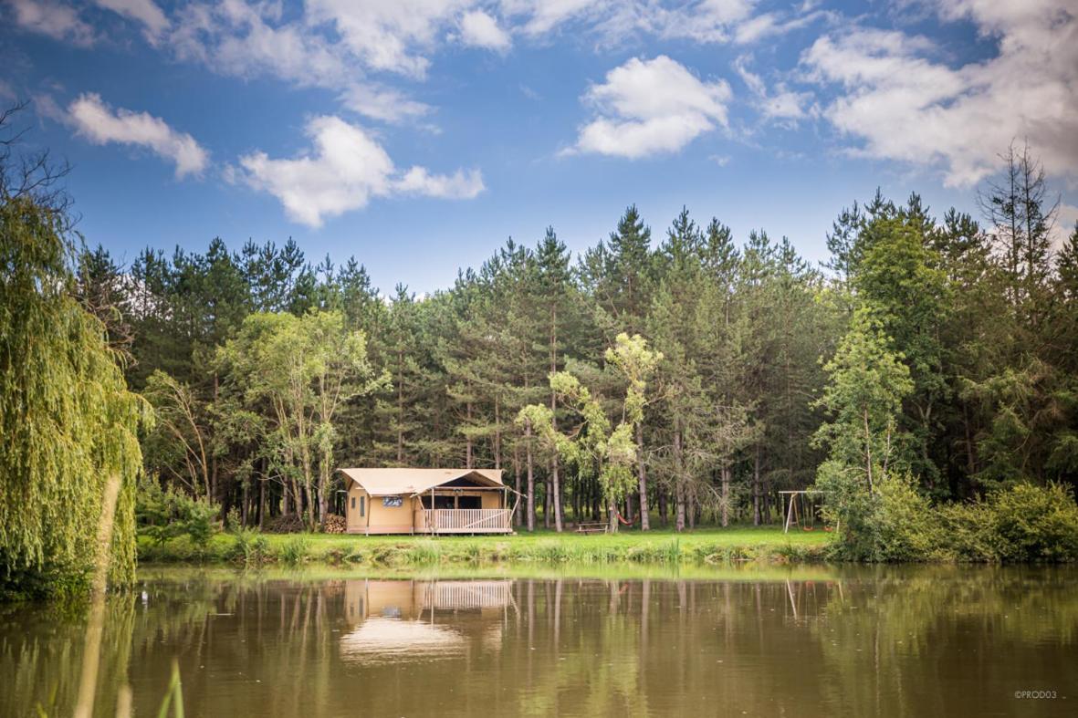 Tente Lodge Jacuzzi Privatif En Pleine Nature Thiel-sur-Acolin Exterior photo