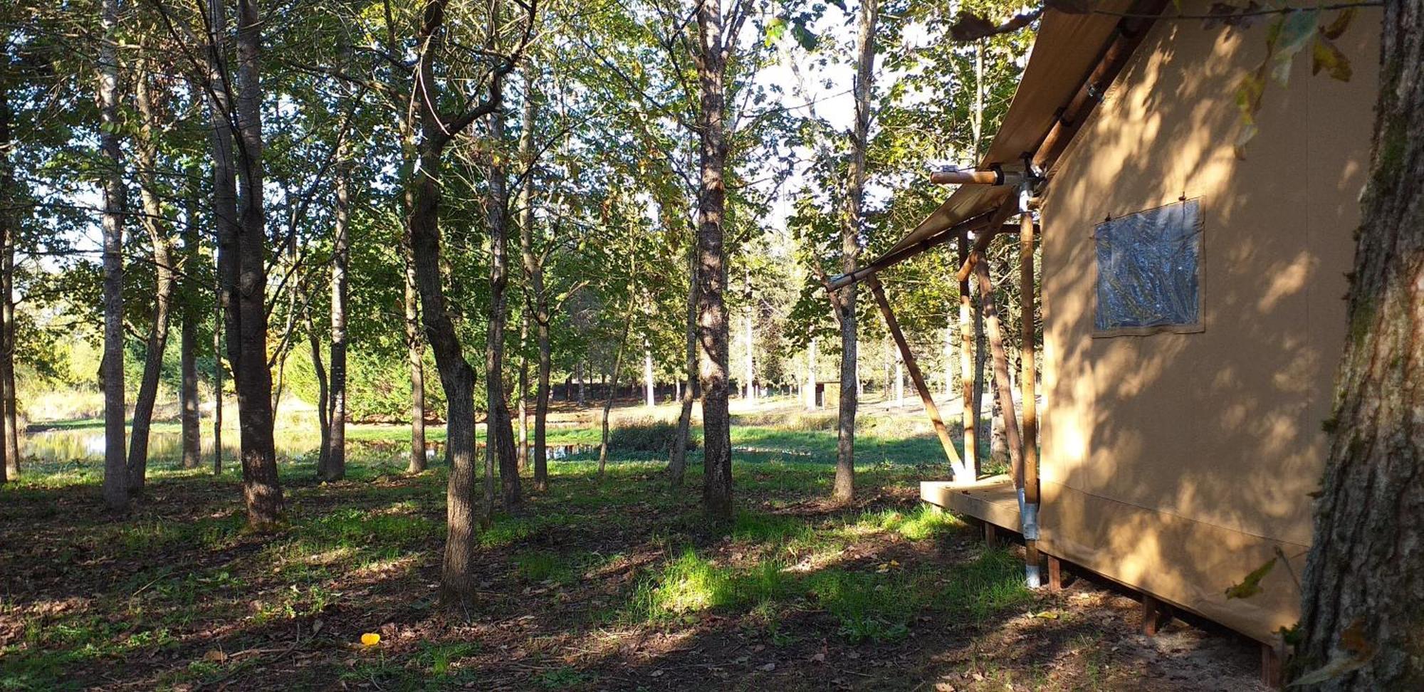 Tente Lodge Jacuzzi Privatif En Pleine Nature Thiel-sur-Acolin Exterior photo
