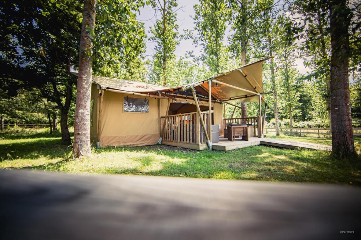 Tente Lodge Jacuzzi Privatif En Pleine Nature Thiel-sur-Acolin Exterior photo